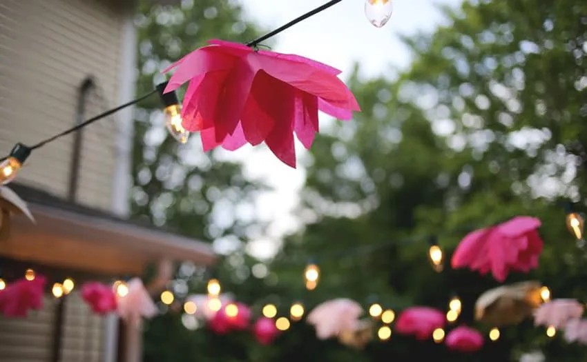 DIY TISSUE PAPER FLOWERS