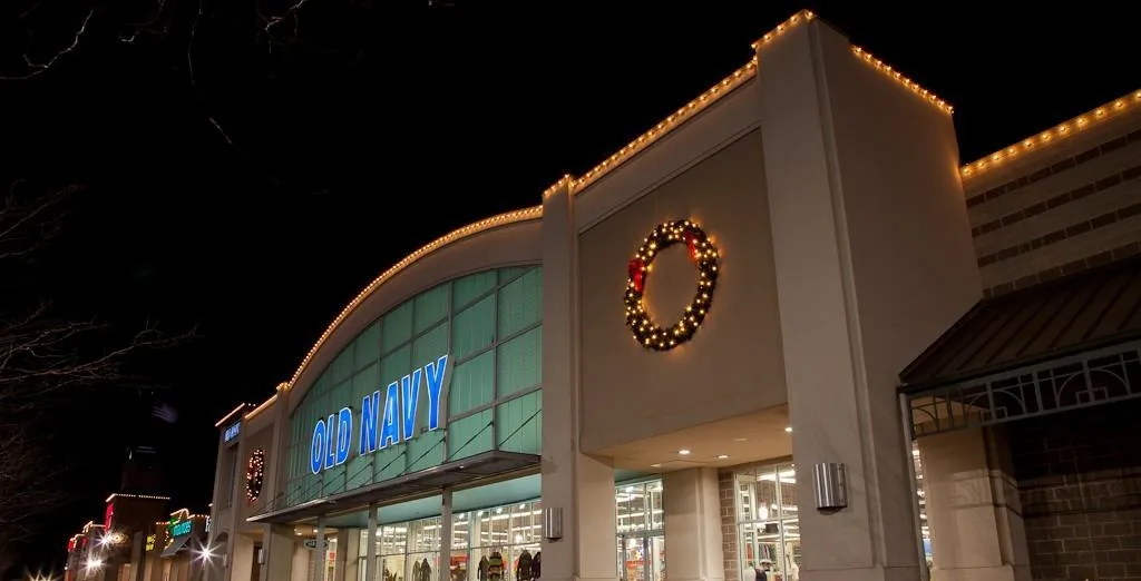 CHRISTMAS LIGHTS & DECORATIONS IS HIGHLY EFFECTIVE MARKETING