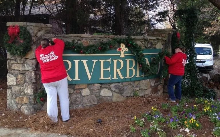 CHRISTMAS LIGHT DECORATIONS FOR HOA ENTRANCES