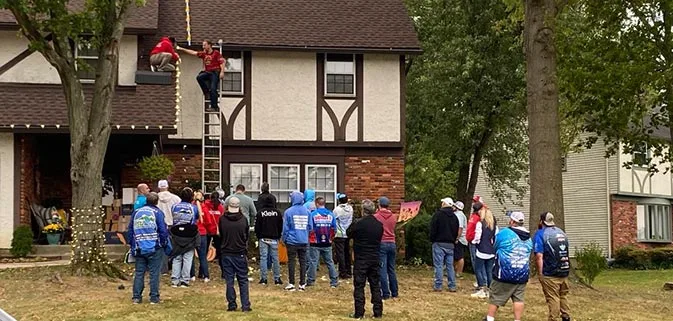 We Hang Christmas Lights Hands on Training 